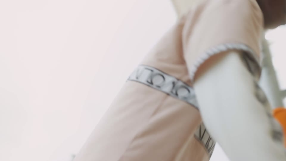 AMO APPAREL